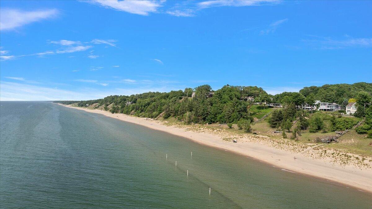 368 S Lakeshore Drive
