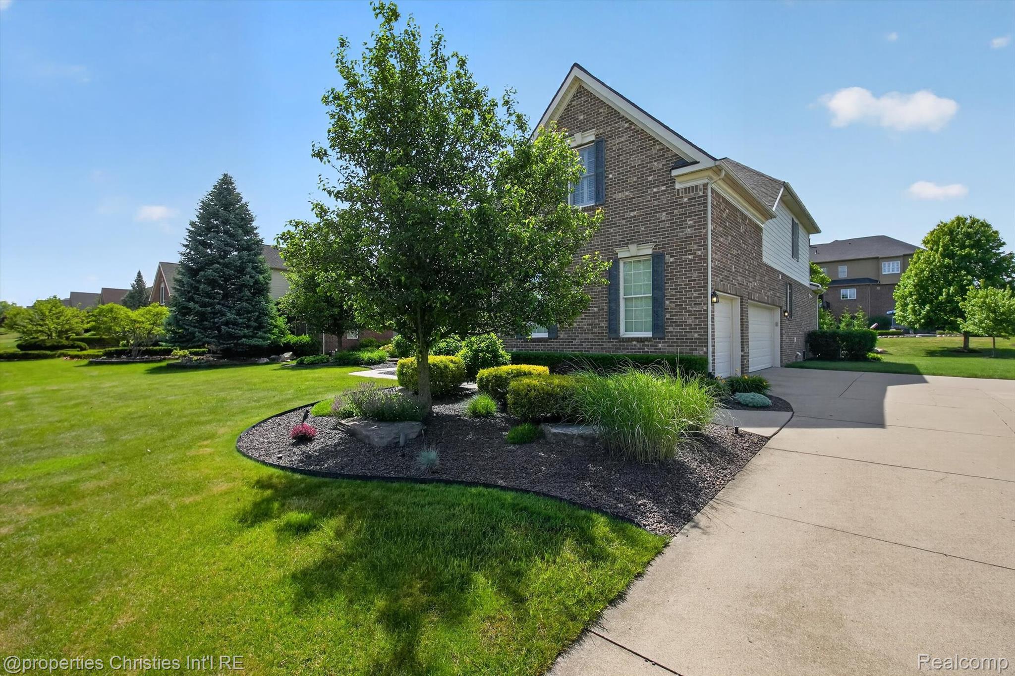 46592 Pinehurst Circle N
