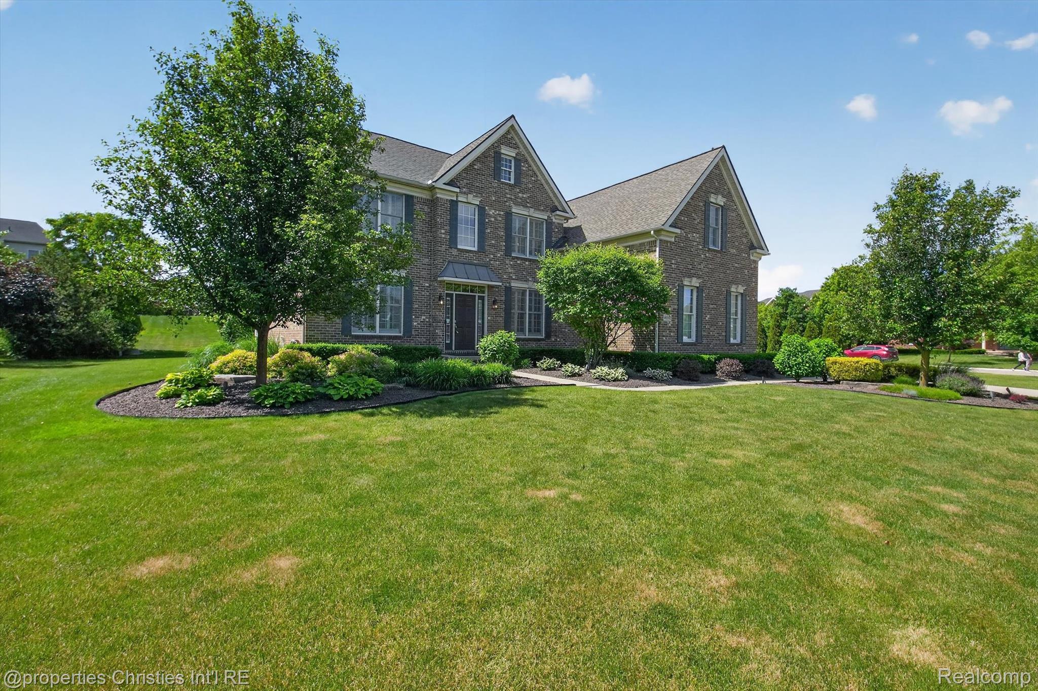 46592 Pinehurst Circle N