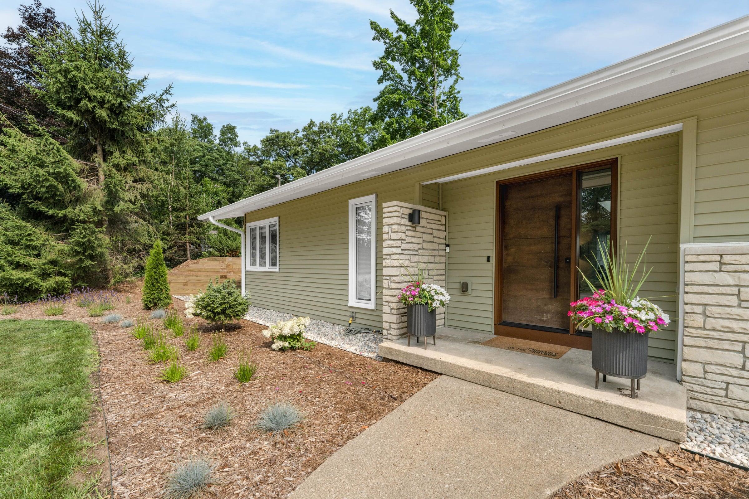121 S Lake Doster Drive