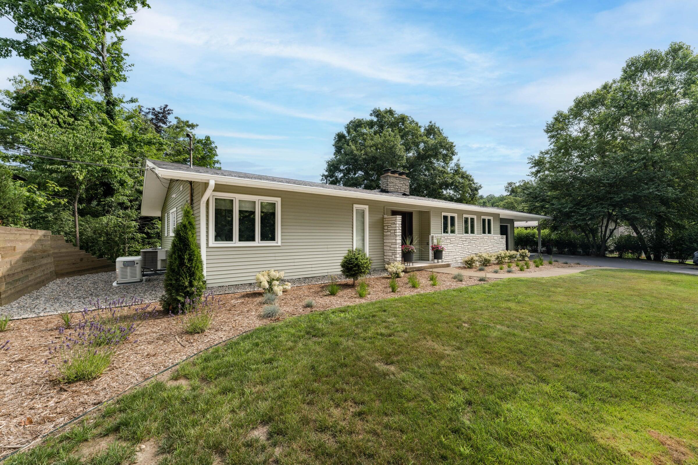 121 S Lake Doster Drive