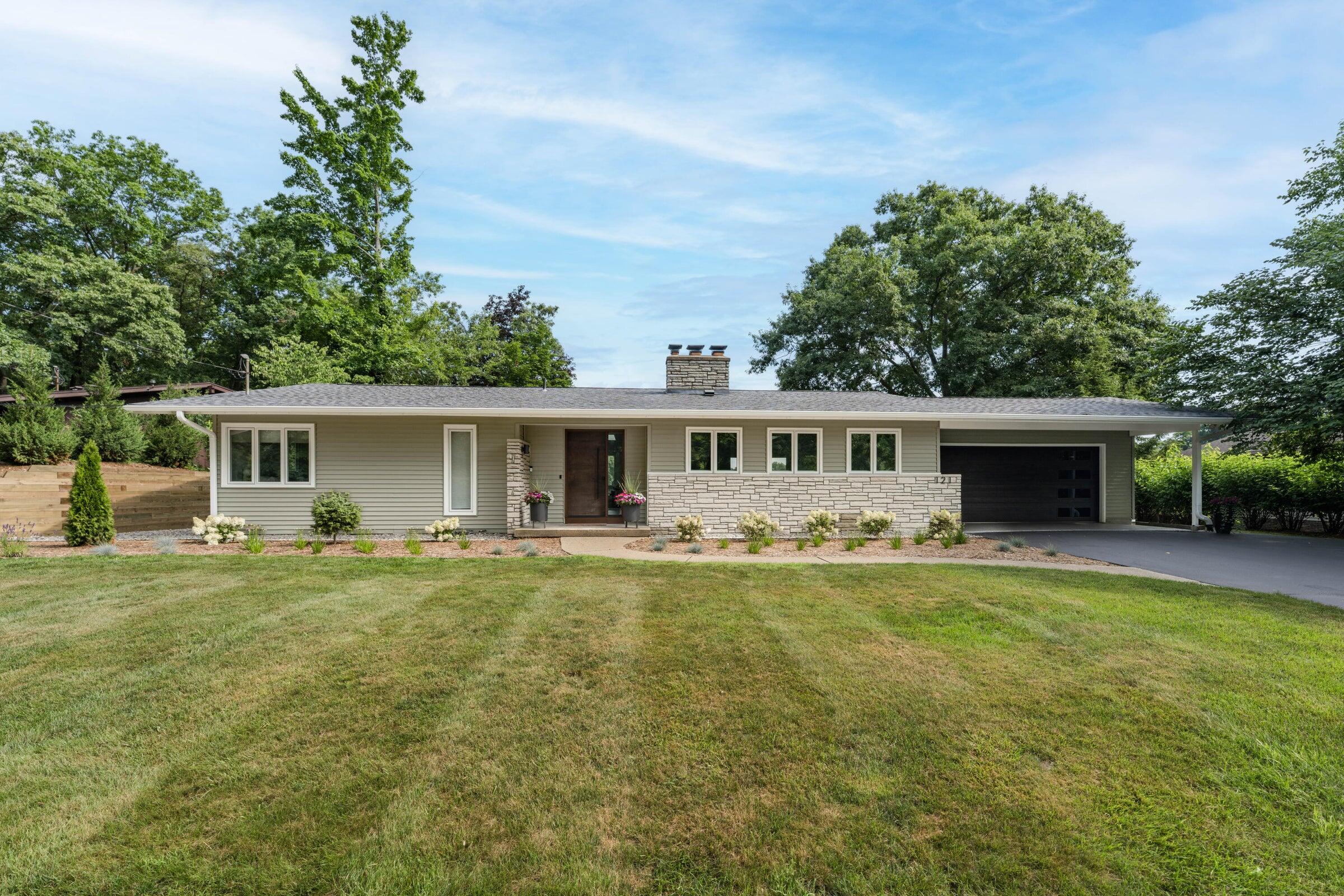 121 S Lake Doster Drive