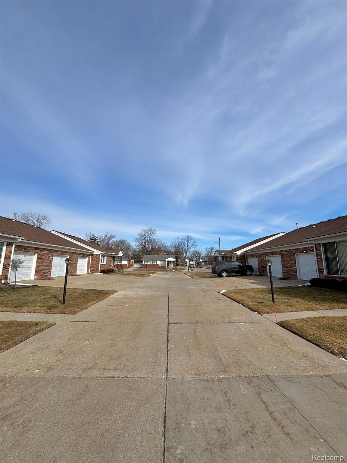 401 Doremus S Doremus Lane W 10