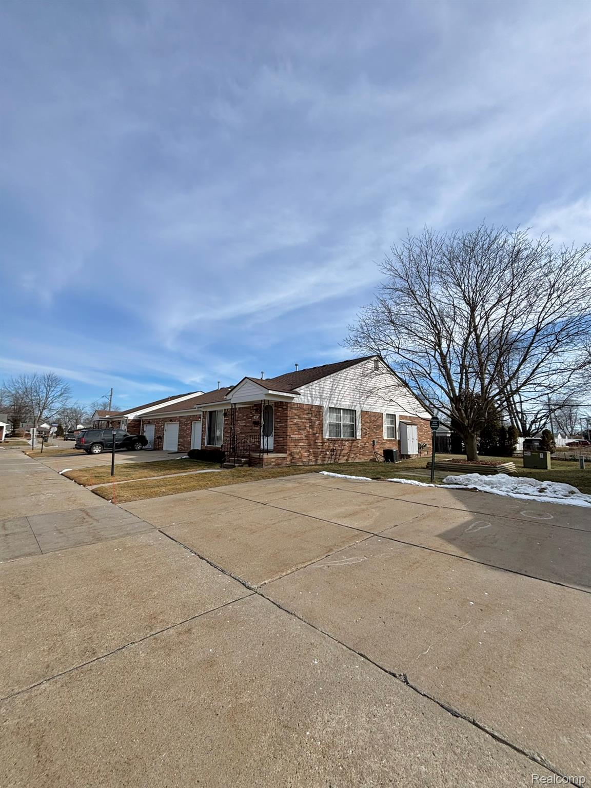 401 Doremus S Doremus Lane W 10