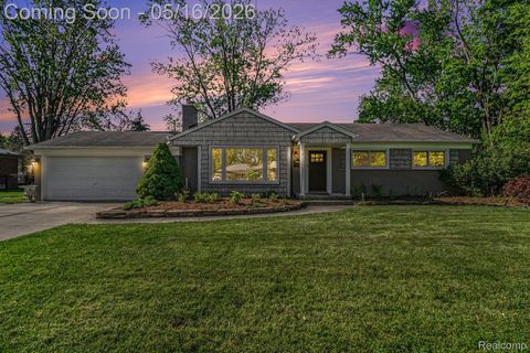 16965 Reedmere Avenue Beverly Hills Village MI 48025