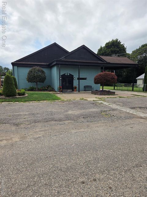 65 N Lynn Avenue Waterford Charter Township MI 48328