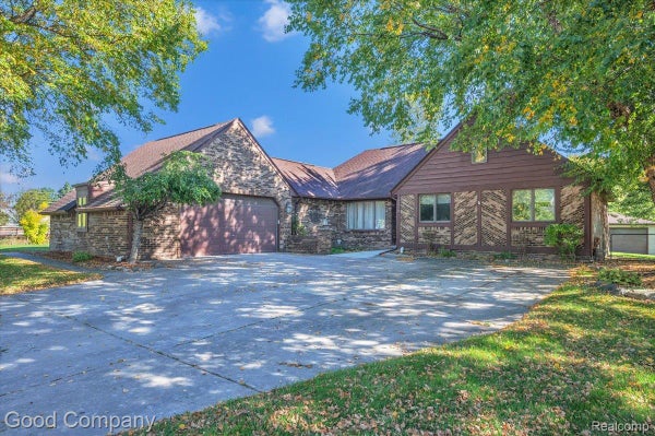 35770 CAMPISTRANO DR, CLINTON TOWNSHIP, MI 48035 - Image e370a6dc3cf1ec39e163dd66dcc4b1d8/304244393