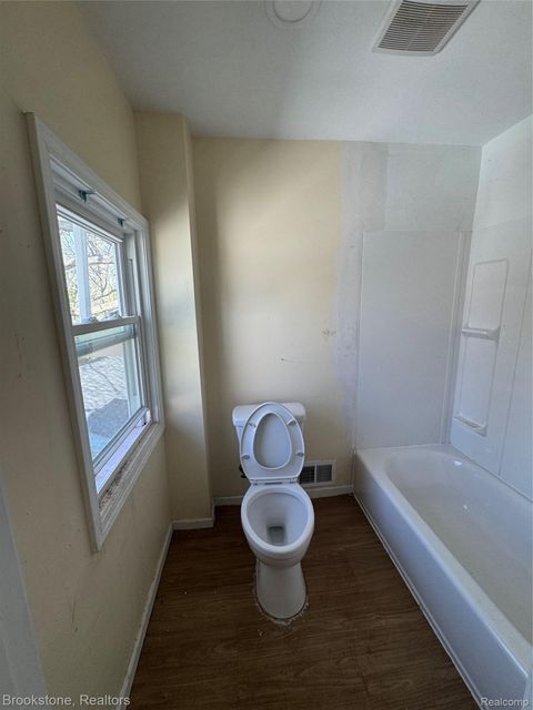 Tiny photo for 256 W Chicago Avenue, Pontiac City, MI 48340 (MLS # 20261026136)