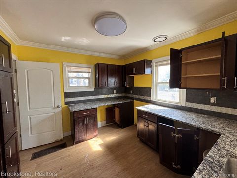 Tiny photo for 256 W Chicago Avenue, Pontiac City, MI 48340 (MLS # 20261026136)