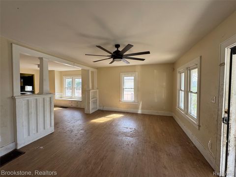 Tiny photo for 256 W Chicago Avenue, Pontiac City, MI 48340 (MLS # 20261026136)