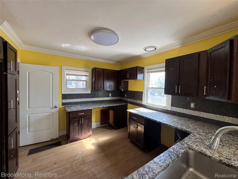 Tiny photo for 256 W Chicago Avenue, Pontiac City, MI 48340 (MLS # 20261026136)