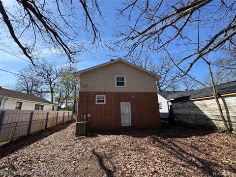 Tiny photo for 256 W Chicago Avenue, Pontiac City, MI 48340 (MLS # 20261026136)