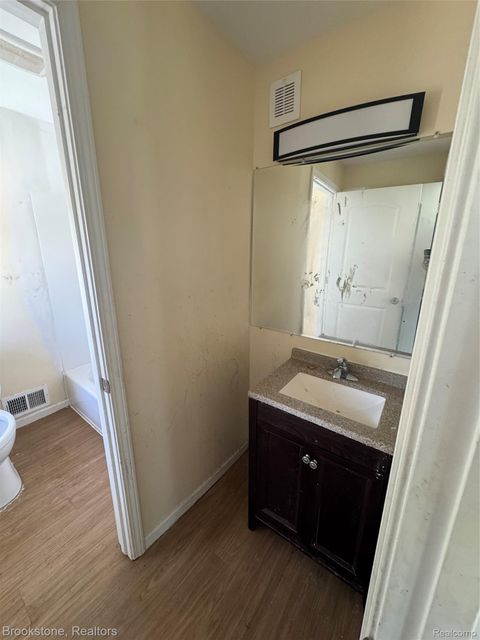 Tiny photo for 256 W Chicago Avenue, Pontiac City, MI 48340 (MLS # 20261026136)