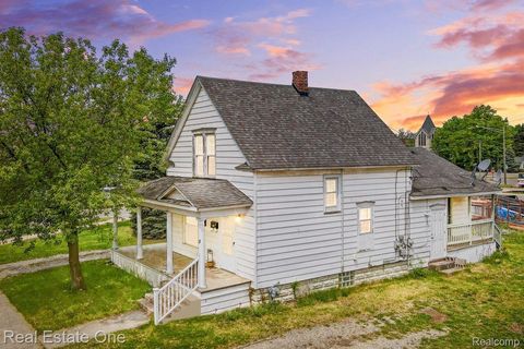 19 STANTON Street Oxford Village MI 48371