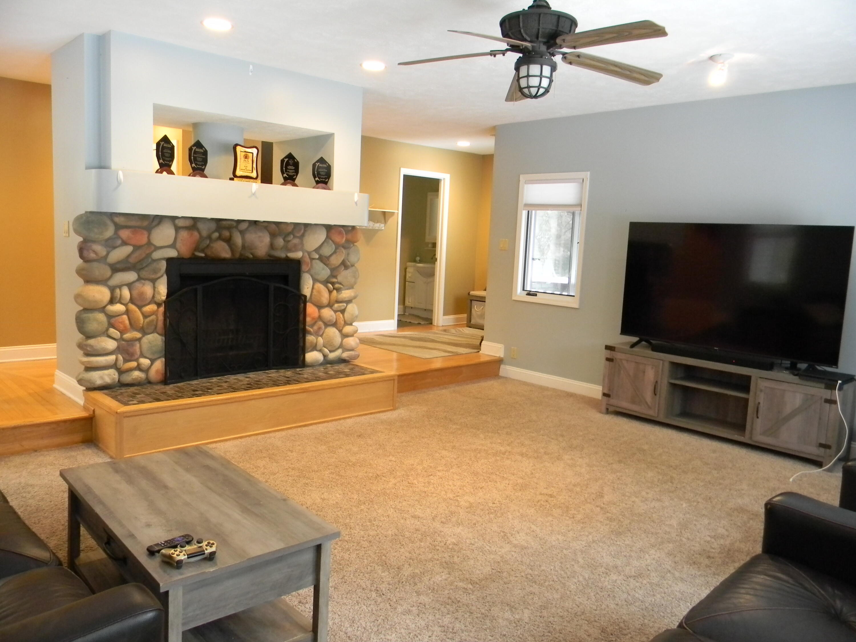 1414 N Lakeshore Drive