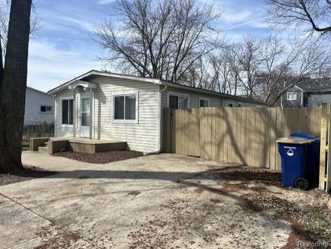 4024 Wenonah Lane Waterford Charter Township MI 48328
