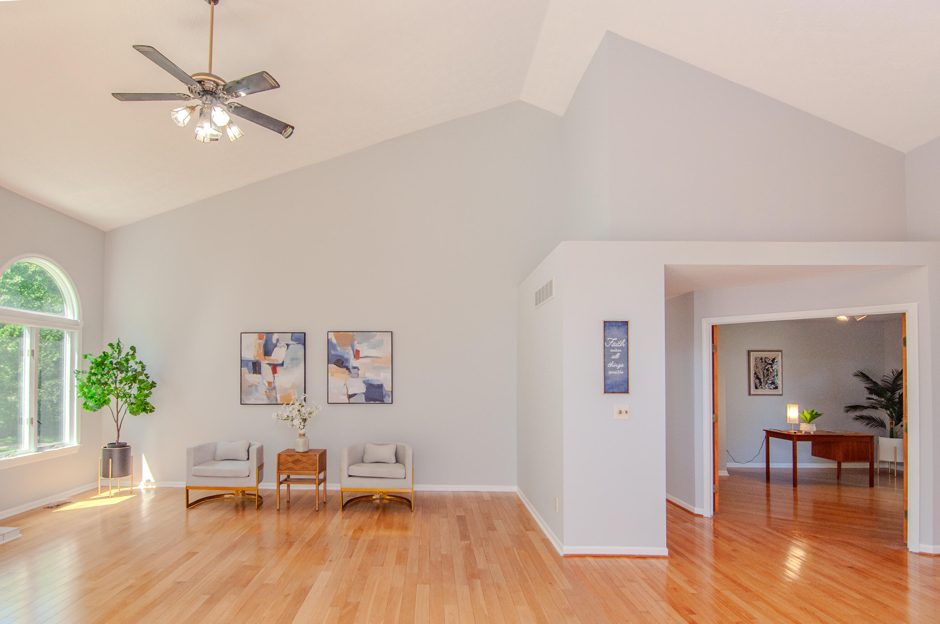 2402 Meadowridge Court