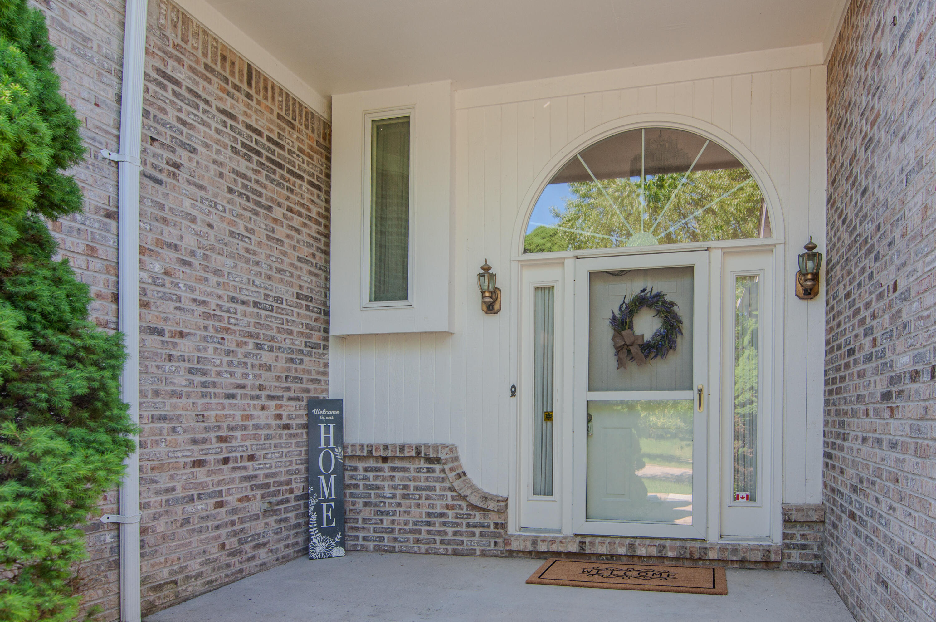 2402 Meadowridge Court