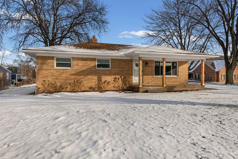 Photo of 46730 Romeo Plank Road, Macomb Township, MI 48044 (MLS # 58050195857)