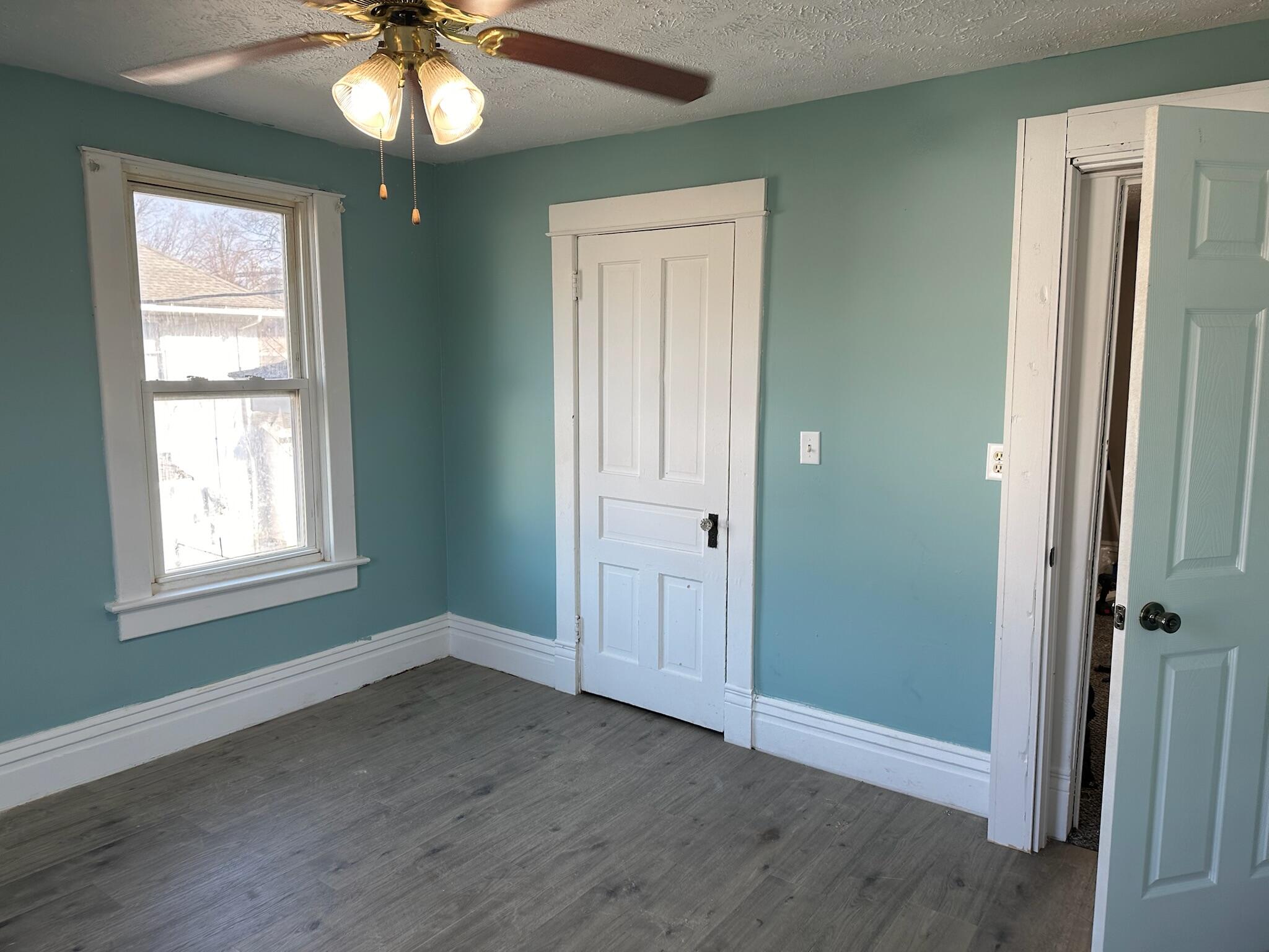 211 W Delaware Street