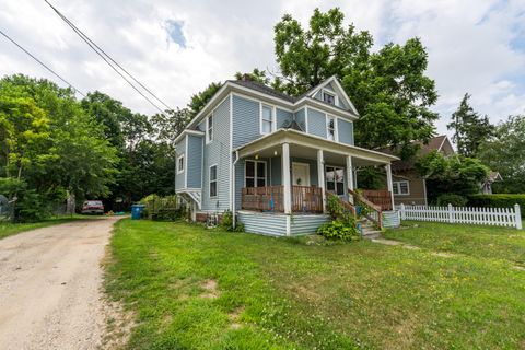 211 W Delaware Street Decatur Village MI 49045