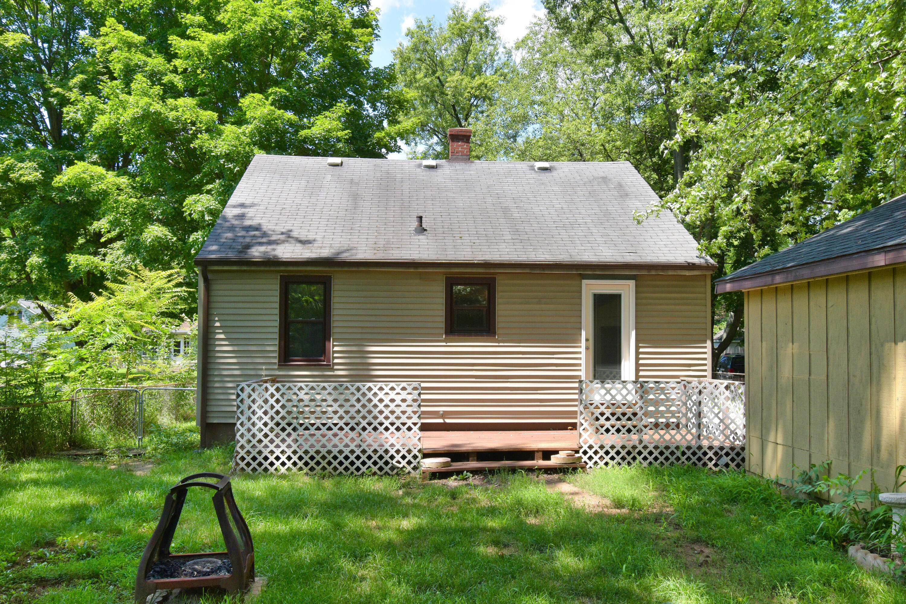 627 N 6th Street