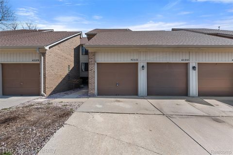 42372 Lochmoor Street Clinton Charter Township MI 48038