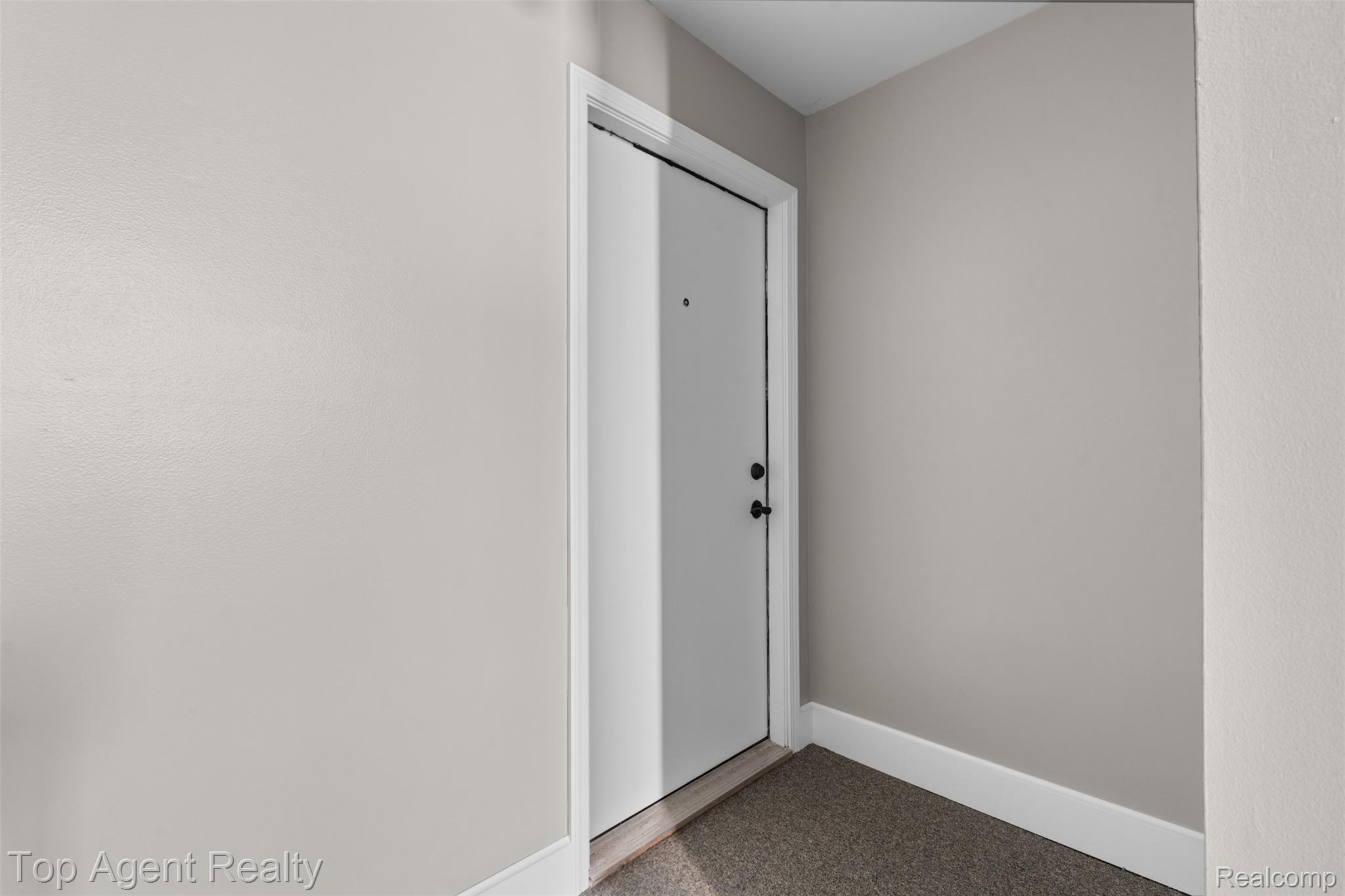 42372 Lochmoor Street