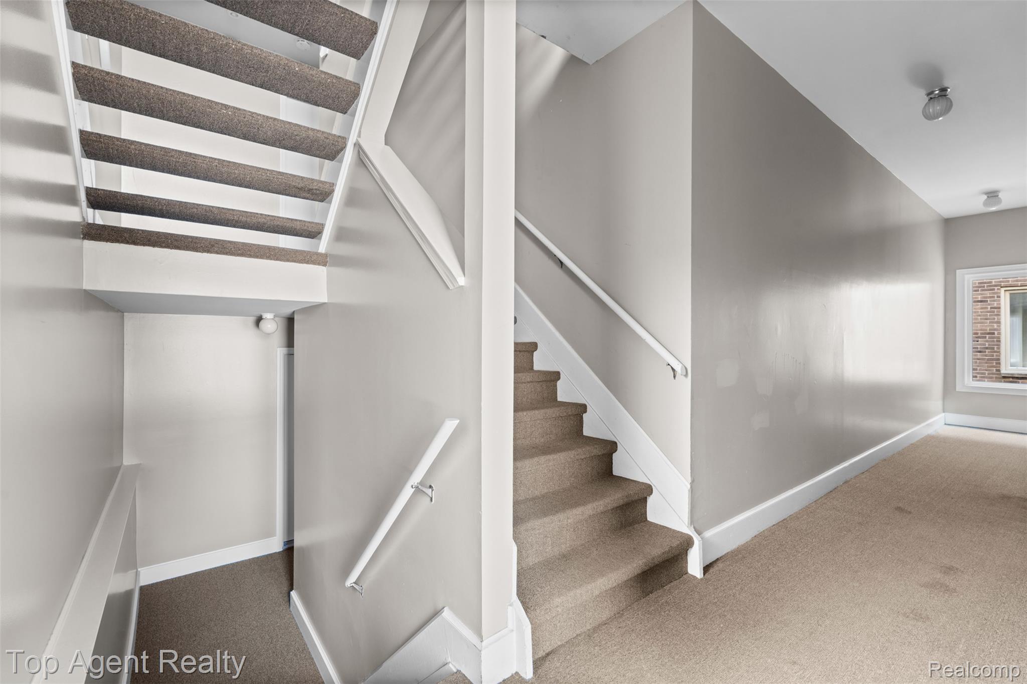 42372 Lochmoor Street