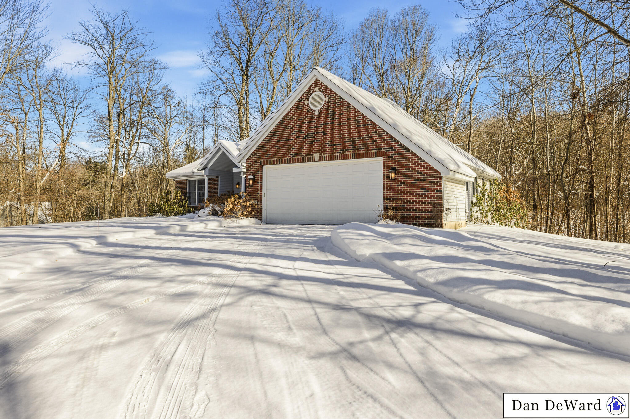 11410 Windsor Drive NE