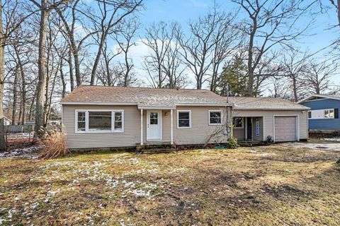 1504 Sunview Street Laketon Township MI 49445