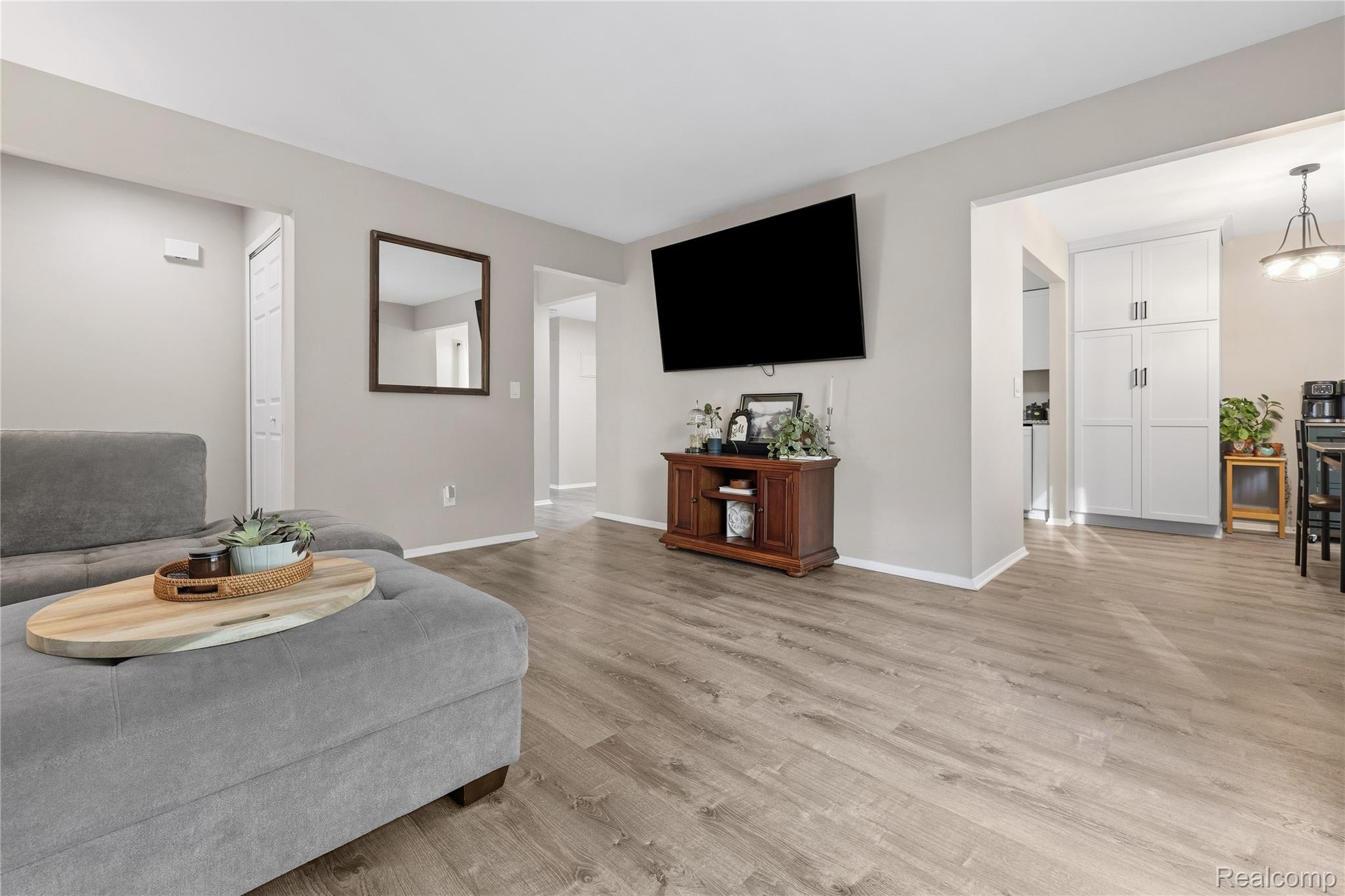 515 W Highland Road 6