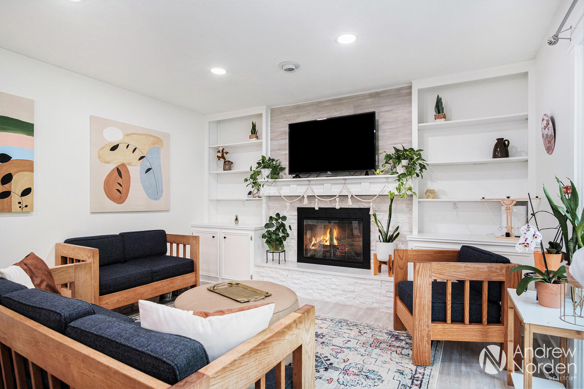 Kentwood City, Michigan 49546, United States, 5 Bedrooms Bedrooms, ,4 BathroomsBathrooms,Residential,Pending,171948