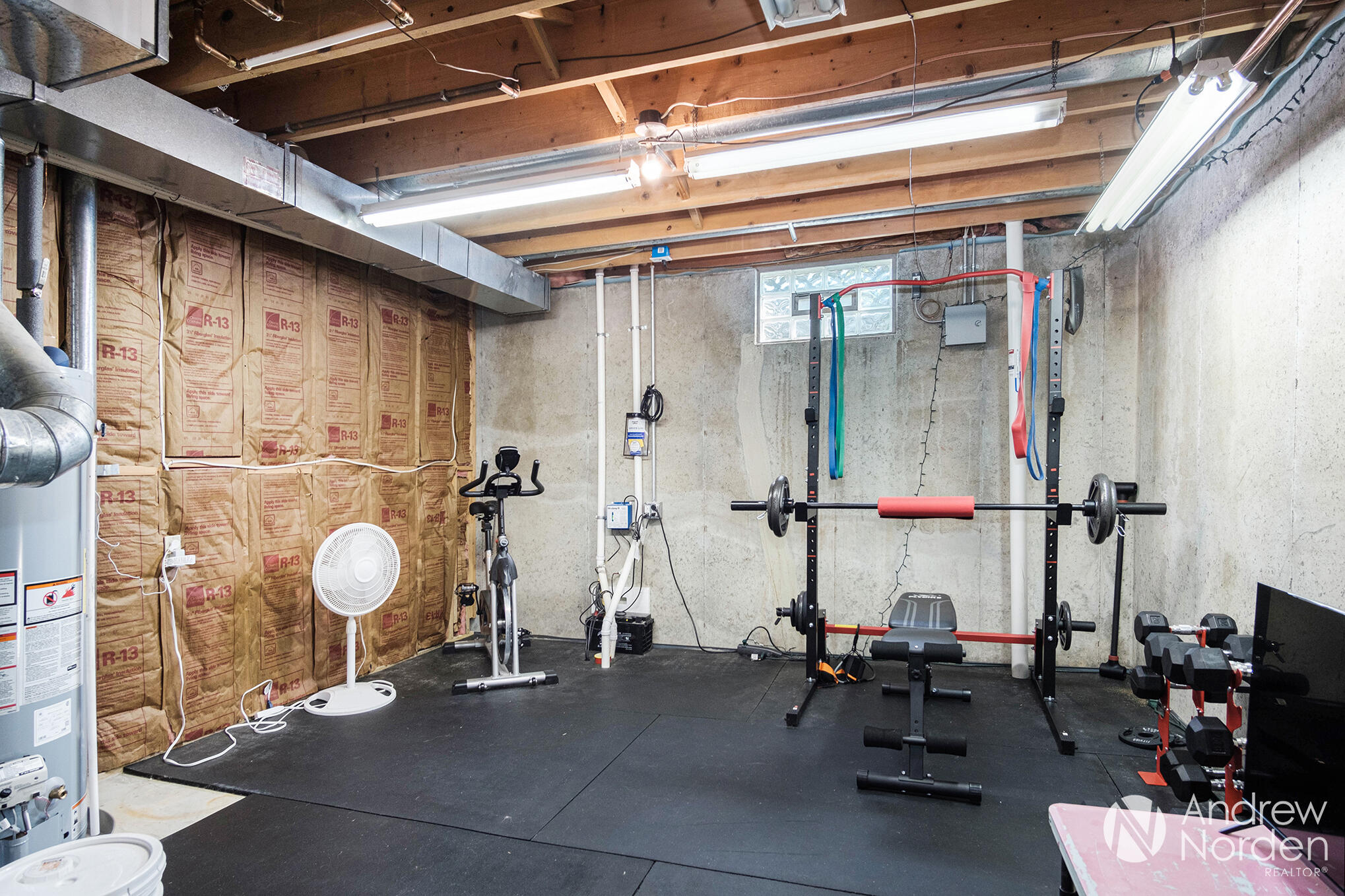 Kentwood City, Michigan 49546, United States, 5 Bedrooms Bedrooms, ,4 BathroomsBathrooms,Residential,Pending,171948