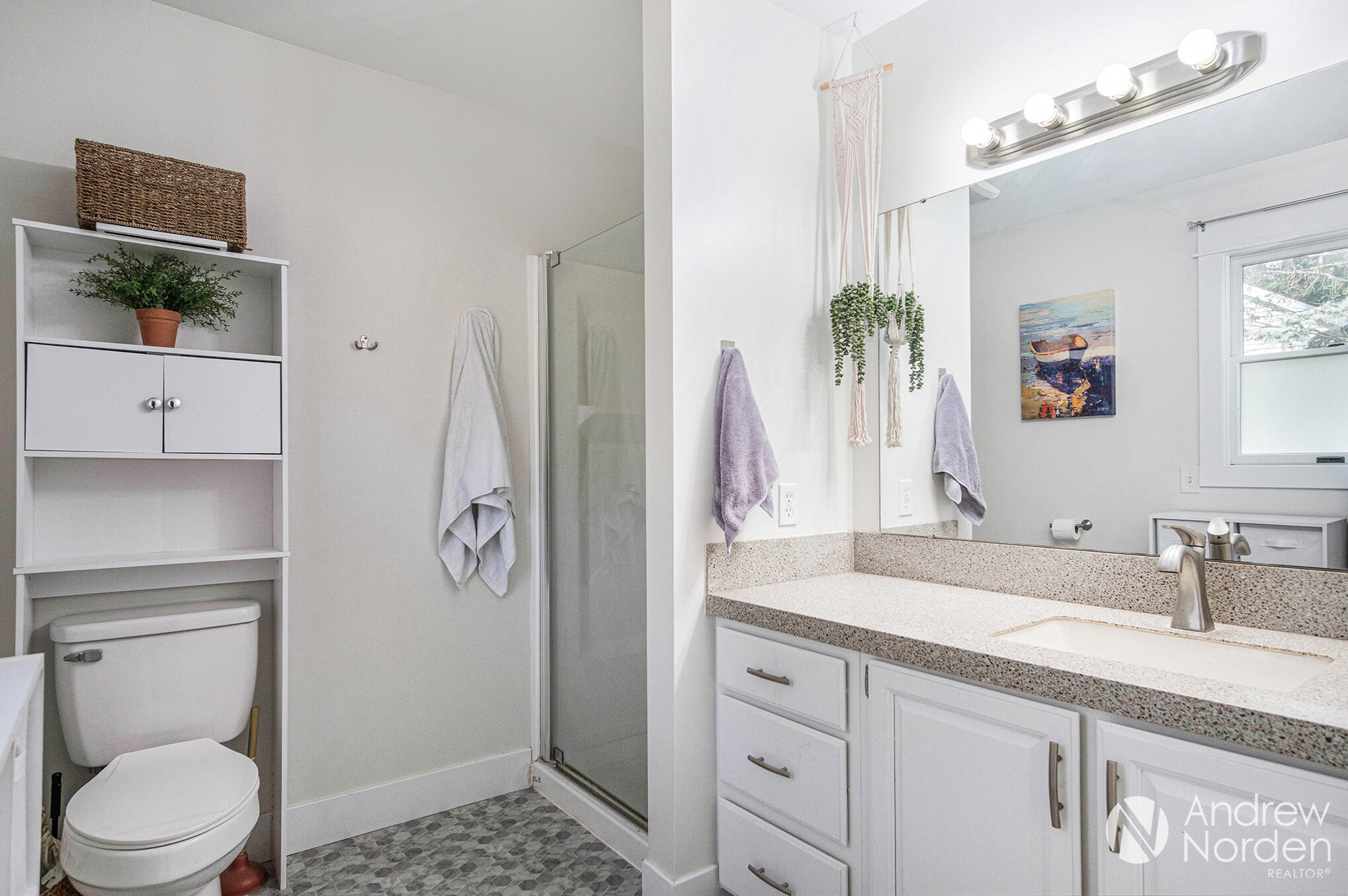 Kentwood City, Michigan 49546, United States, 5 Bedrooms Bedrooms, ,4 BathroomsBathrooms,Residential,Pending,171948