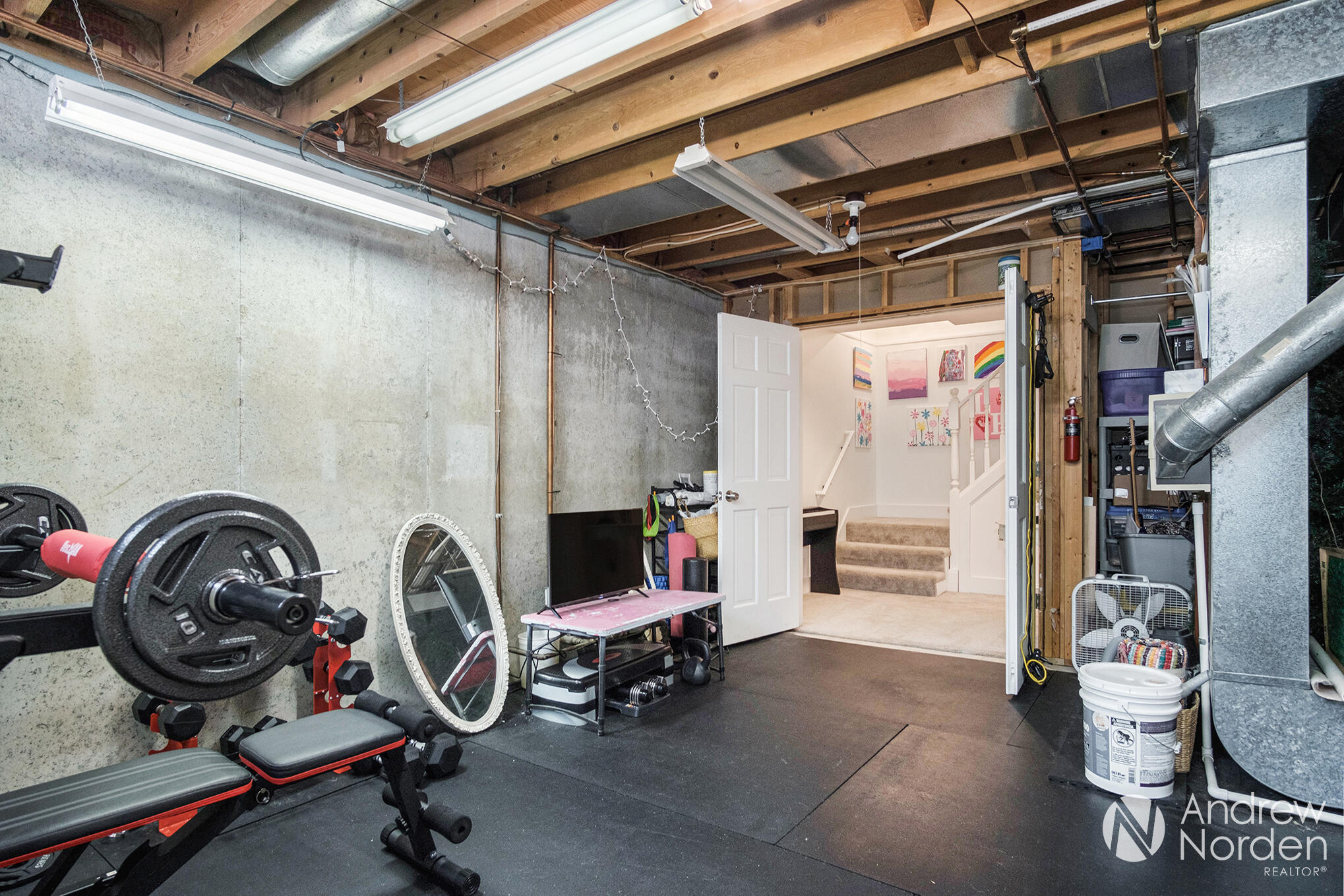 Kentwood City, Michigan 49546, United States, 5 Bedrooms Bedrooms, ,4 BathroomsBathrooms,Residential,Pending,171948