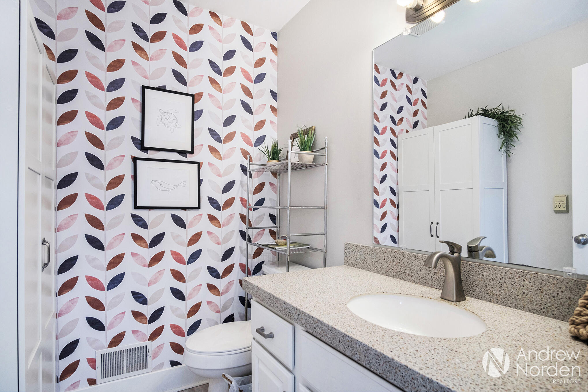 Kentwood City, Michigan 49546, United States, 5 Bedrooms Bedrooms, ,4 BathroomsBathrooms,Residential,Pending,171948