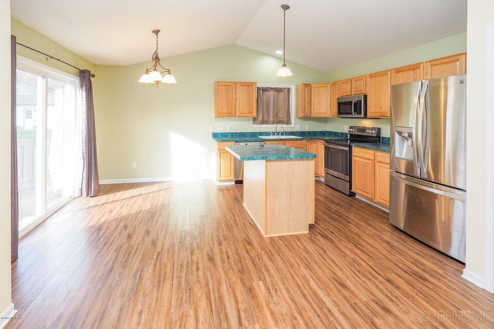 Portage City, Michigan 49024, United States, 4 Bedrooms Bedrooms, ,3 BathroomsBathrooms,Residential,Active,224242