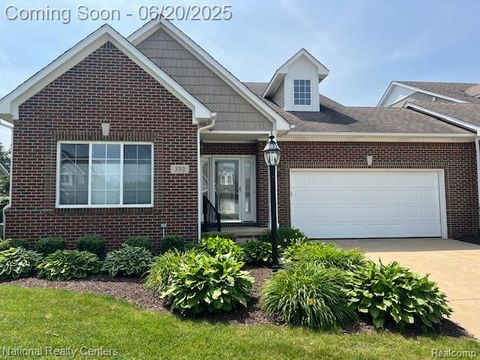 332 Asbury Court Highland Charter Township MI 48357