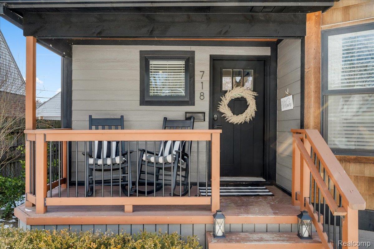 718 N Alexander Avenue