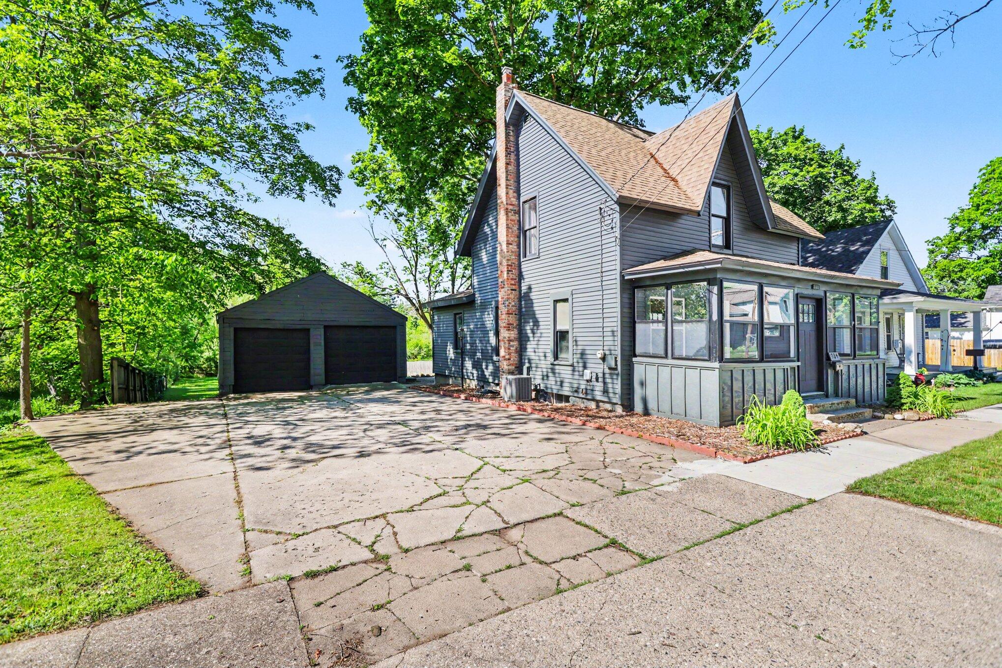 734 E Green Street