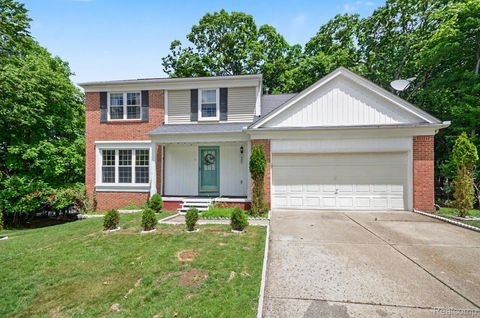 Photo of 425 Thornridge Court, Rochester Hills City, MI 48307 (MLS # 20261045096)