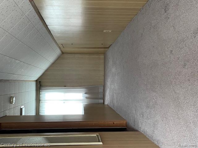 32468 Rosslyn Avenue