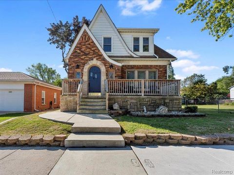 349 Clinton Street Wyandotte City MI 48192