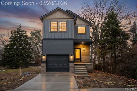 8475 Stout Avenue Warren City MI 48093