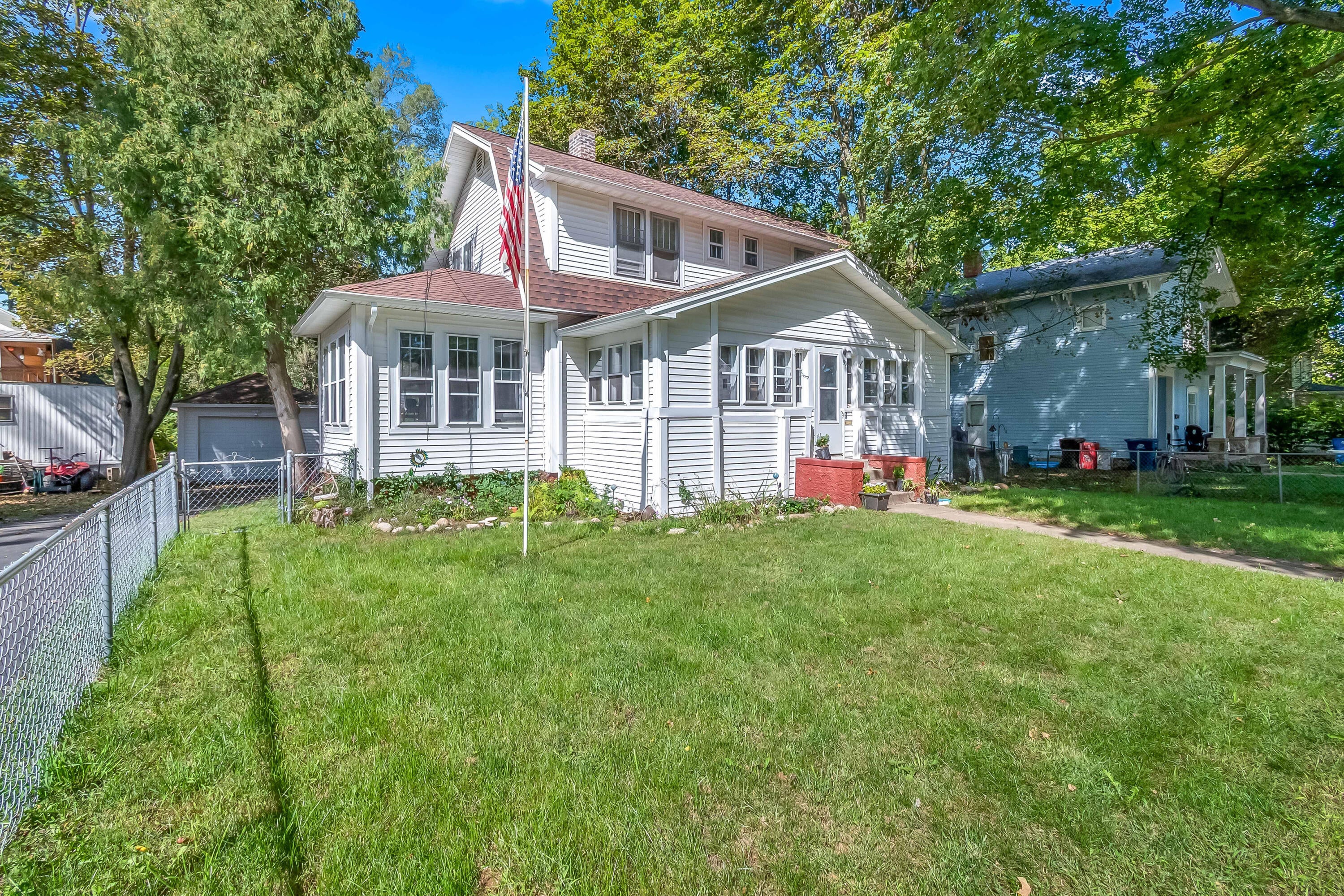 90 N Norwood Avenue