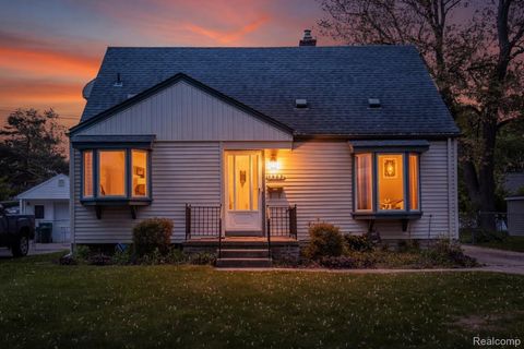 1863 Thomas Avenue Berkley City MI 48072