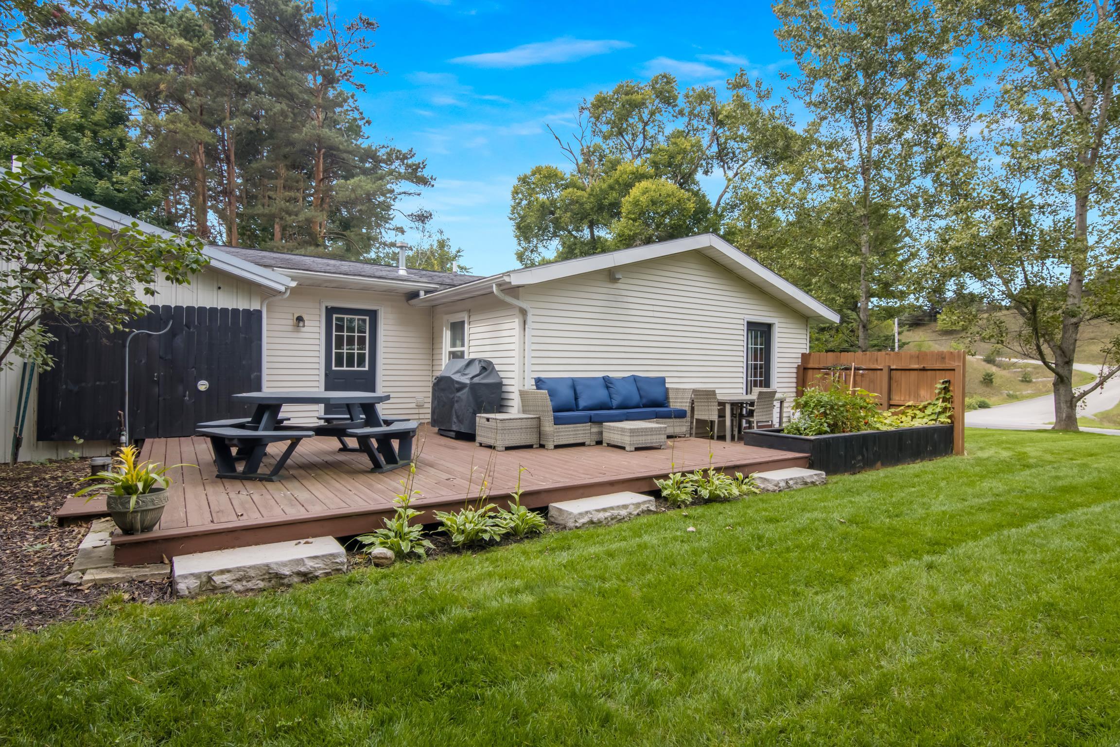 8926 E Bingham