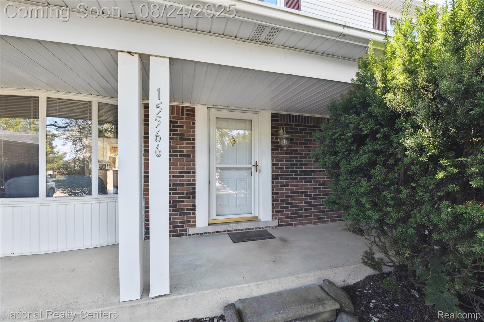 15566 Hemlock Drive
