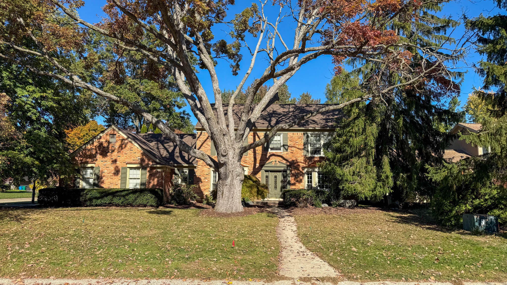 8282 Woodspur Drive